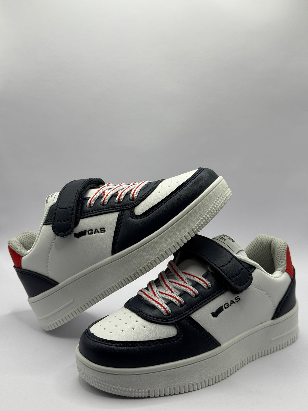 Gas sneakers