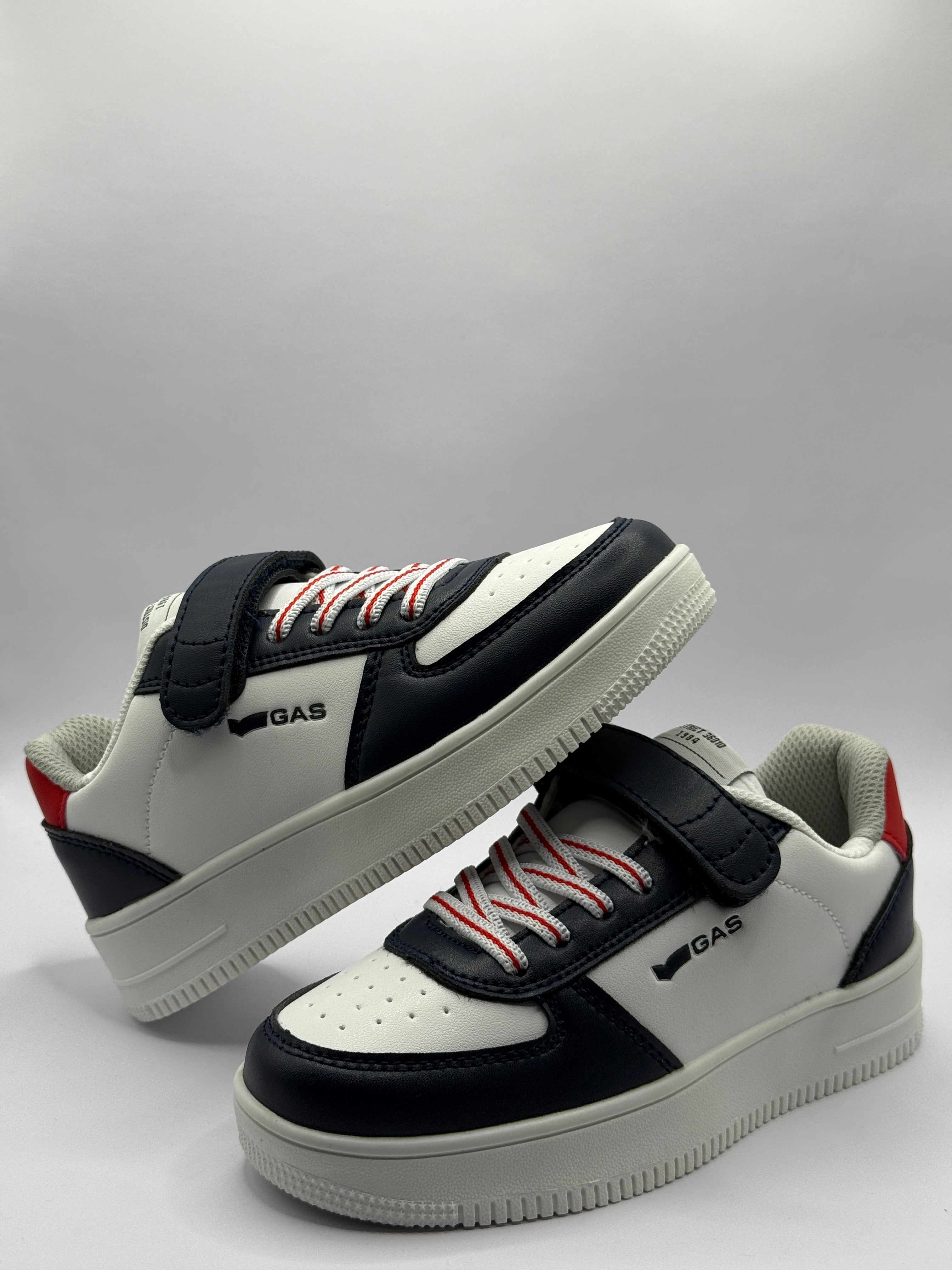 Gas sneakers