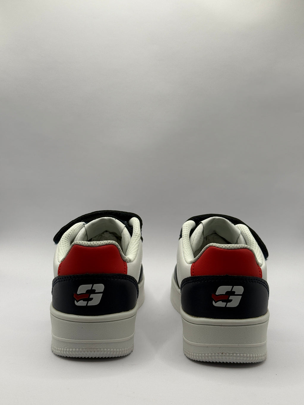 Gas sneakers