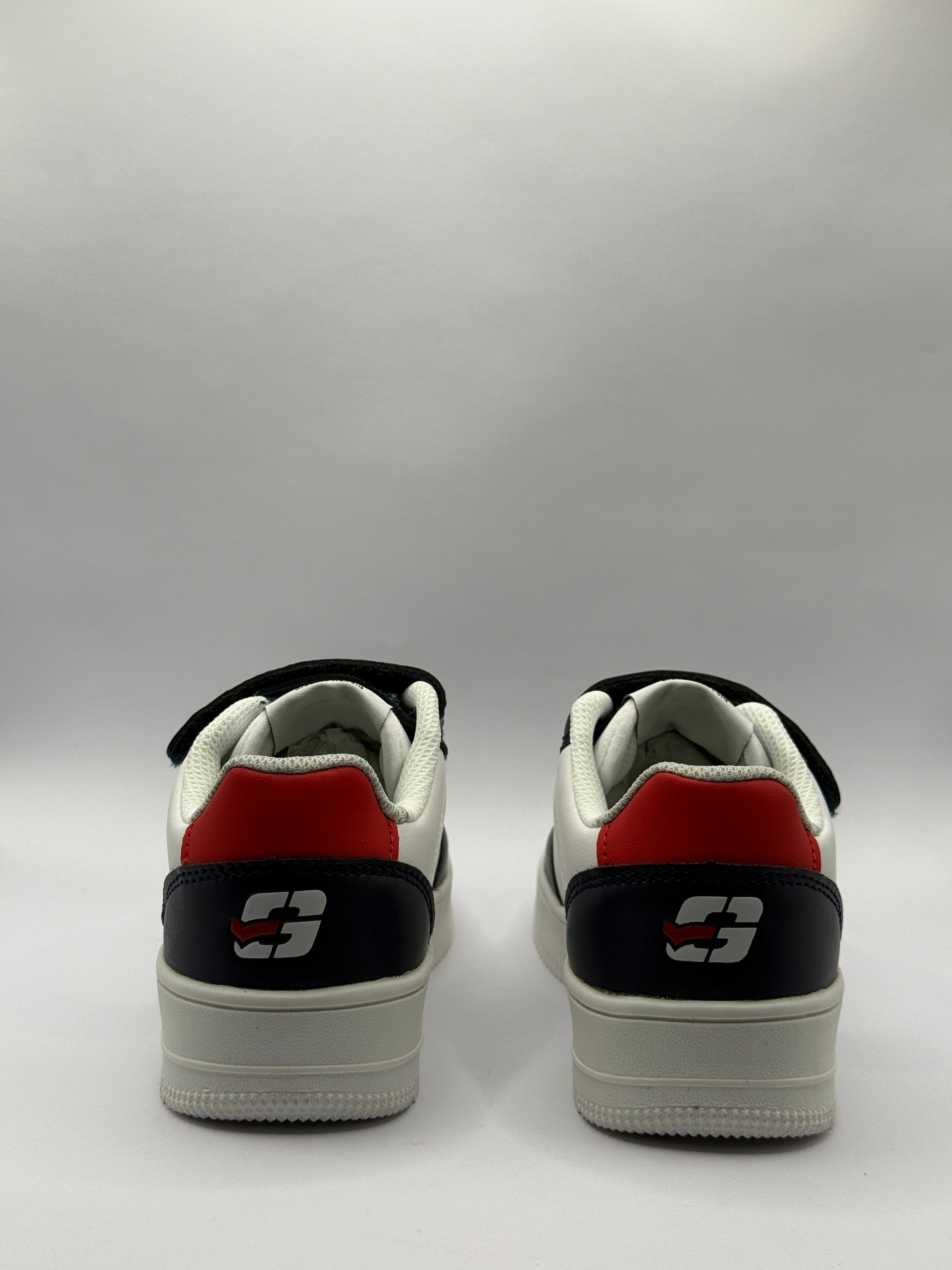Gas sneakers