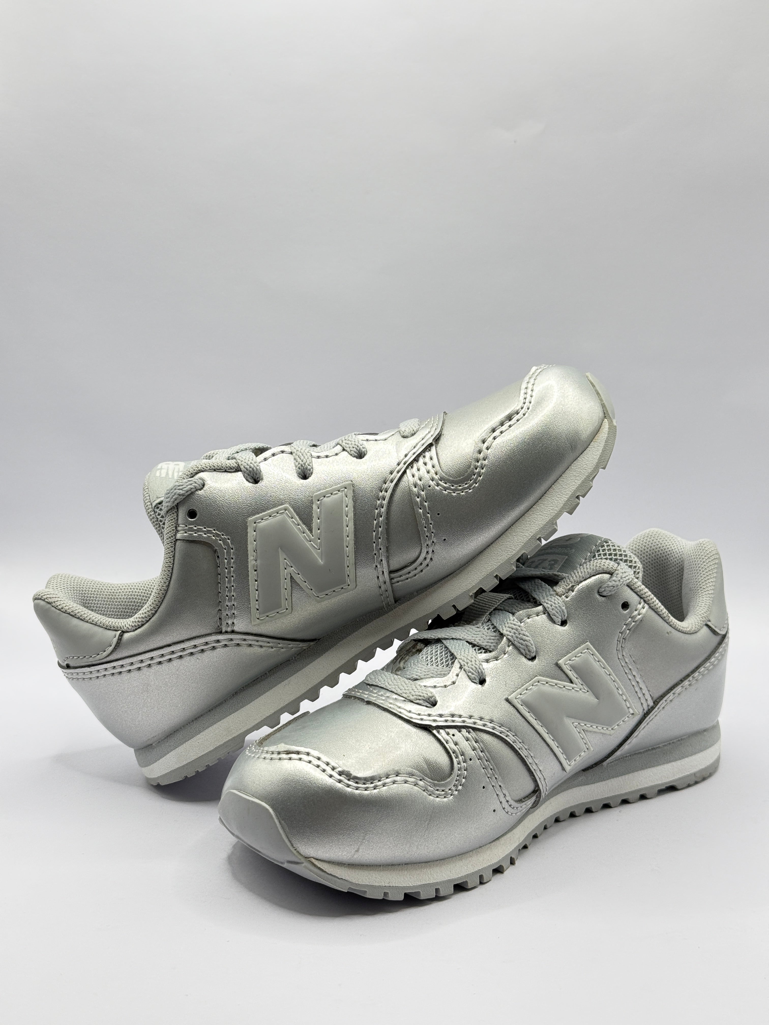 New Balance 373