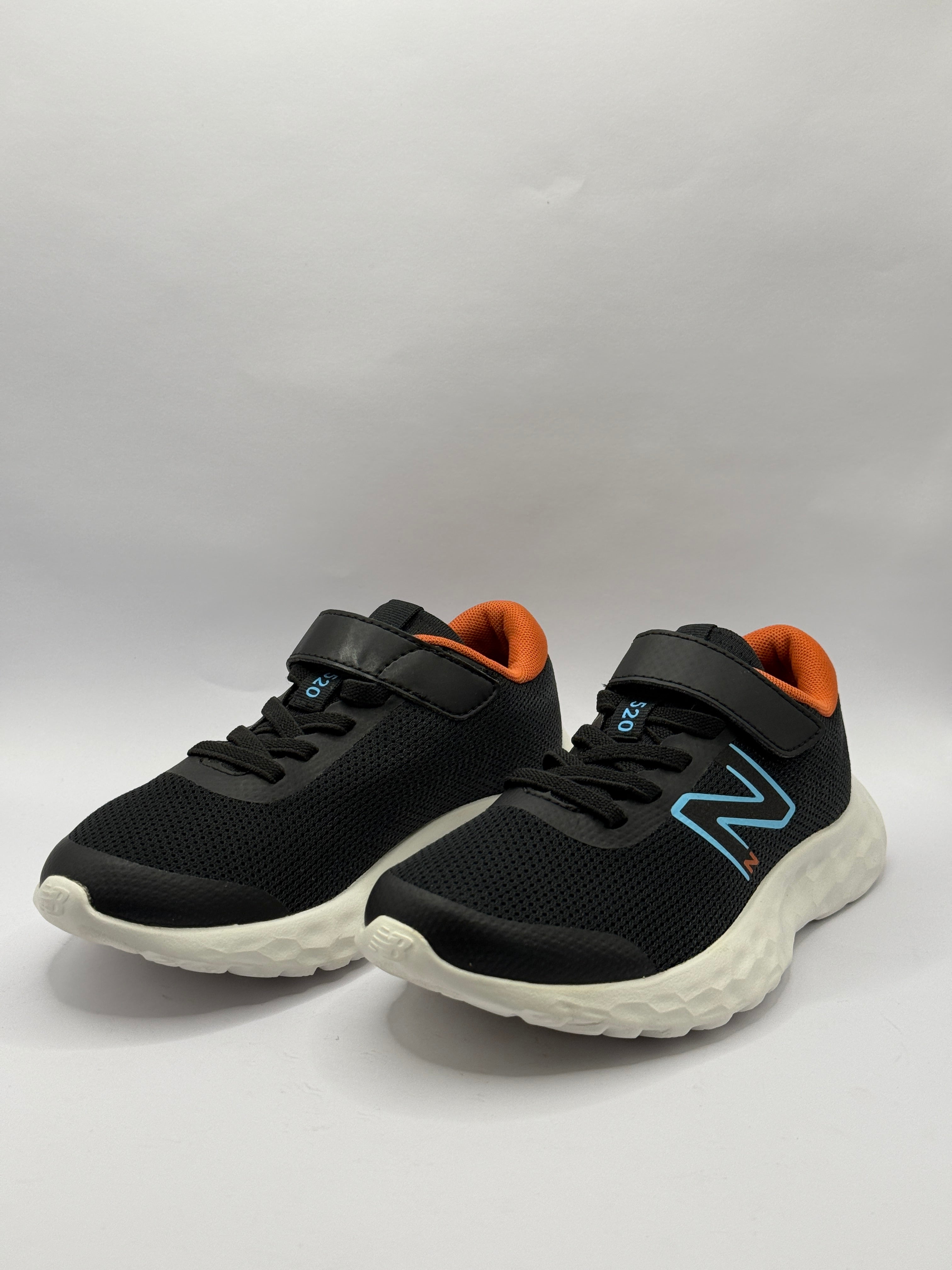 New Balance 520