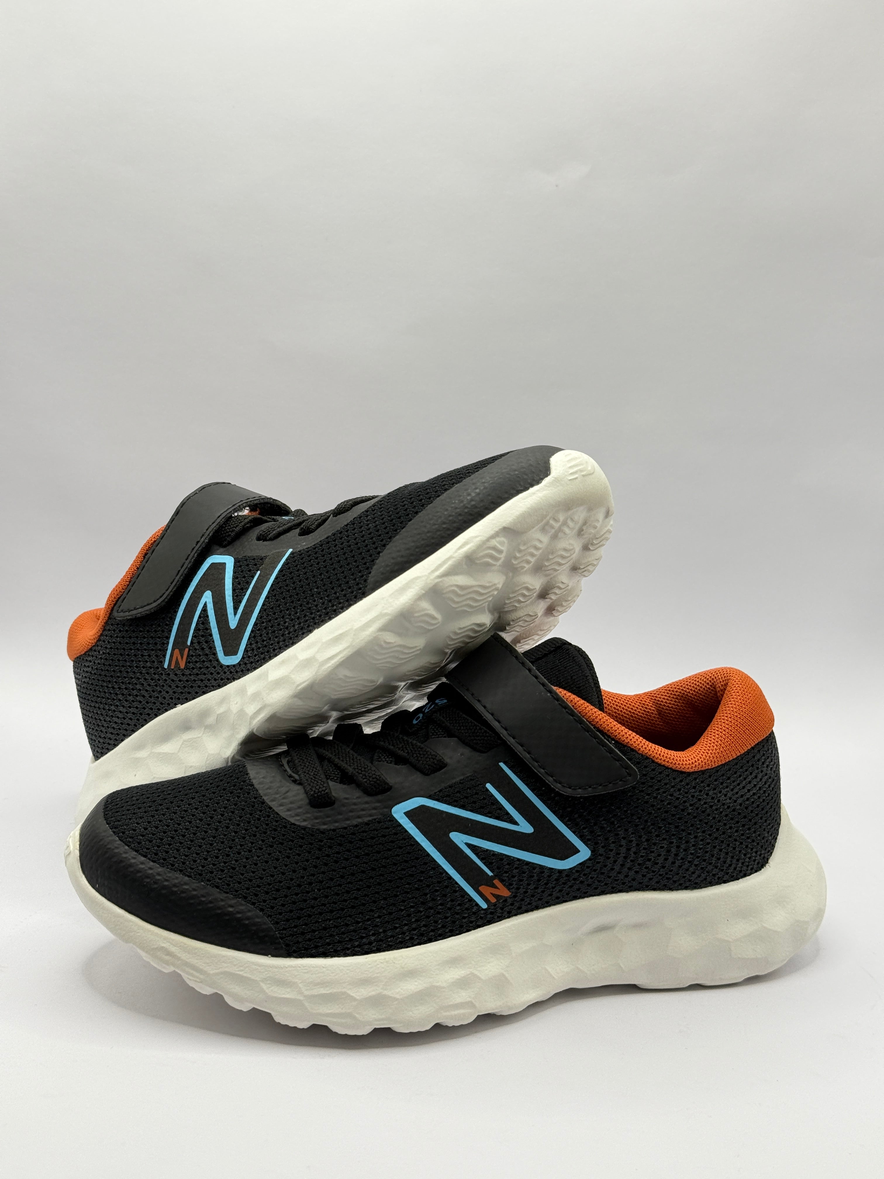 New Balance 520