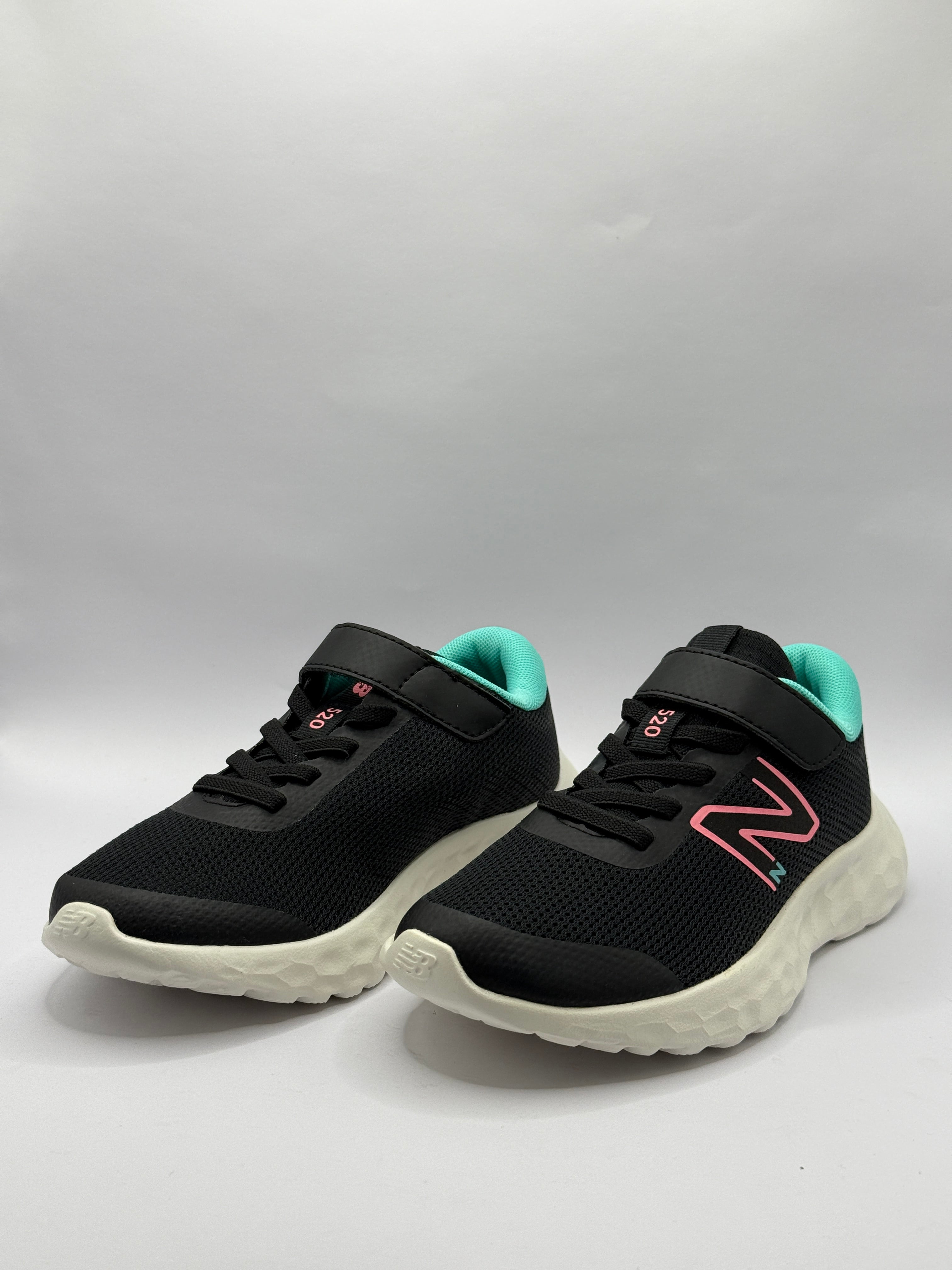 New Balance 520