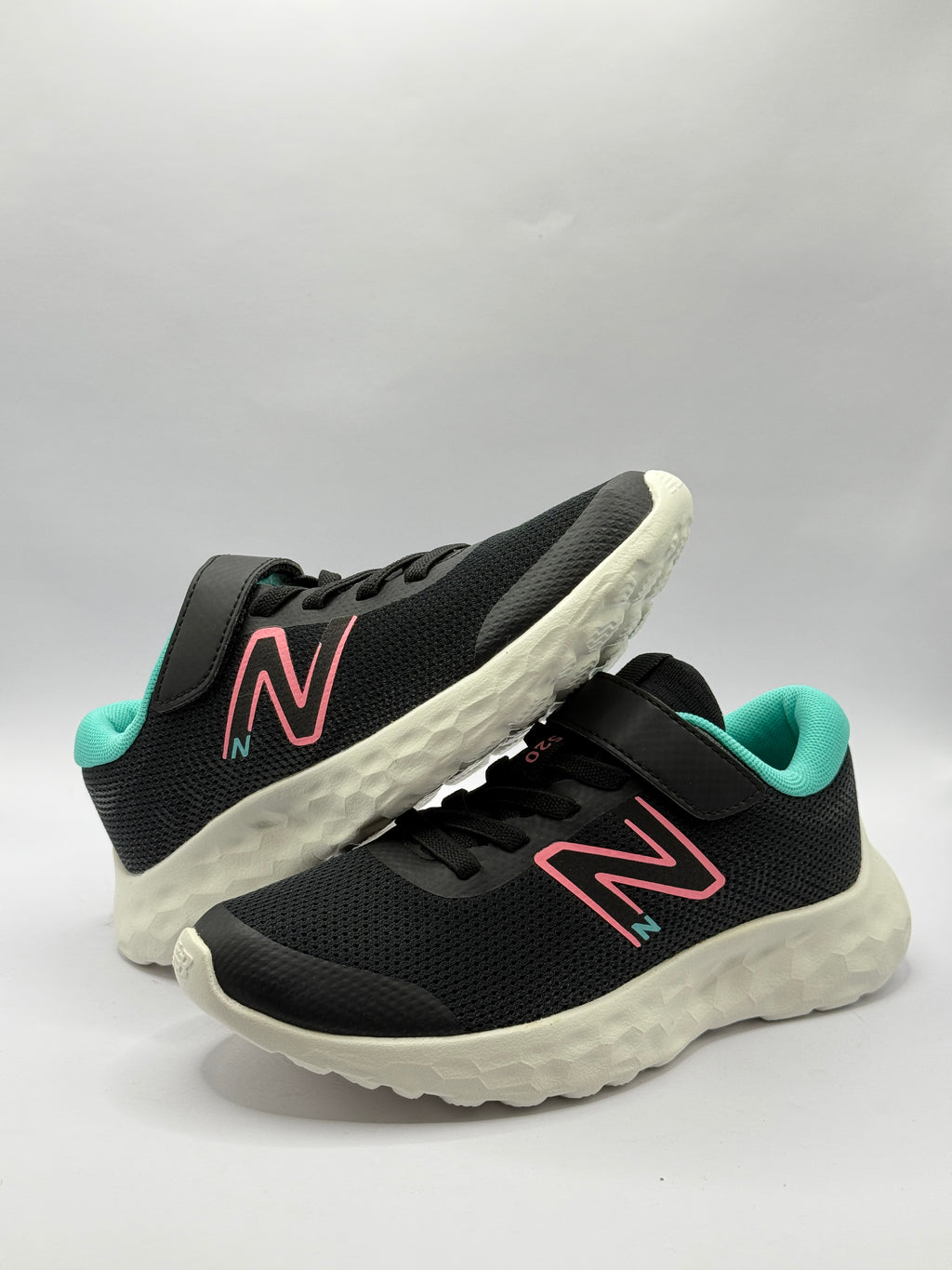 New Balance 520