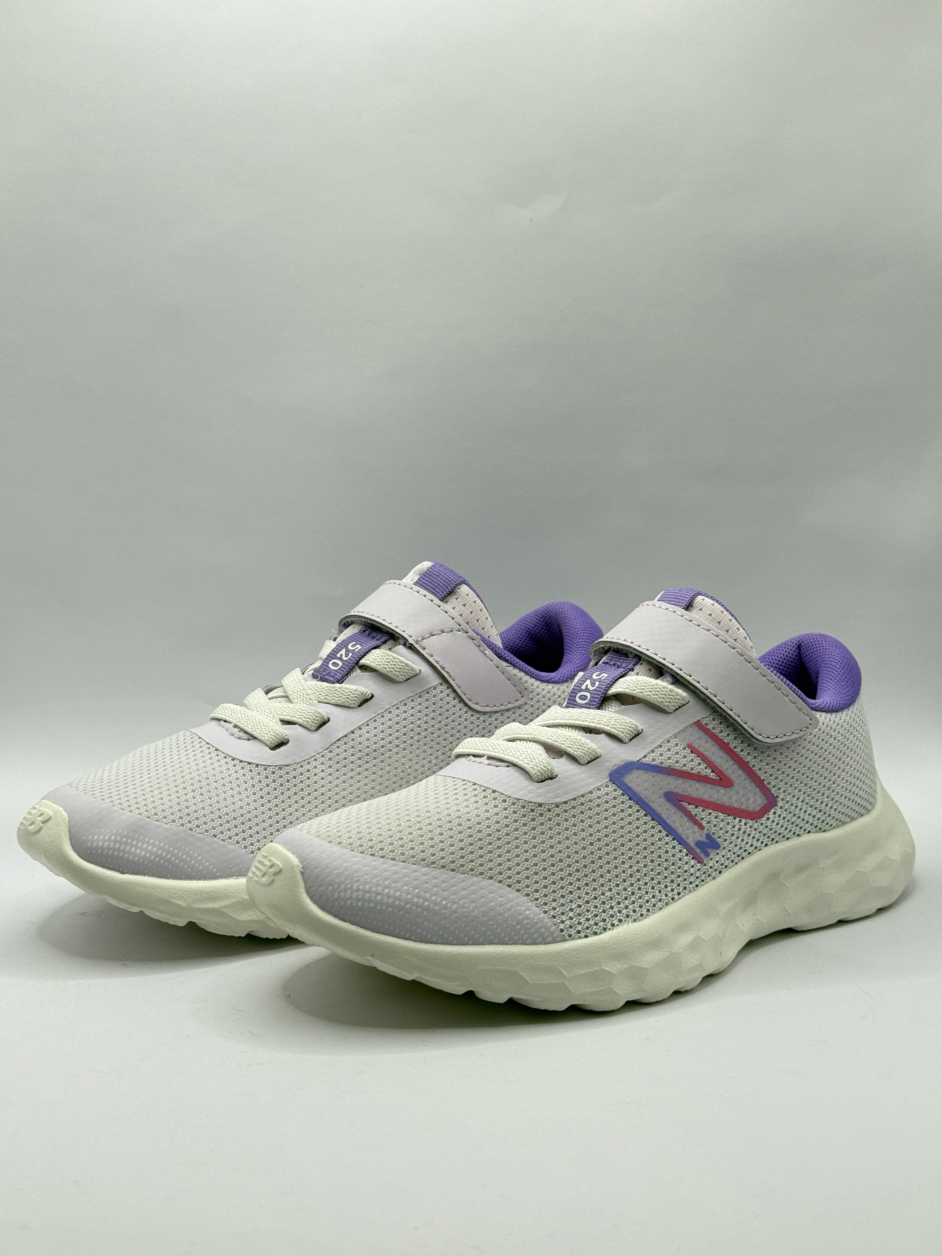New Balance 520