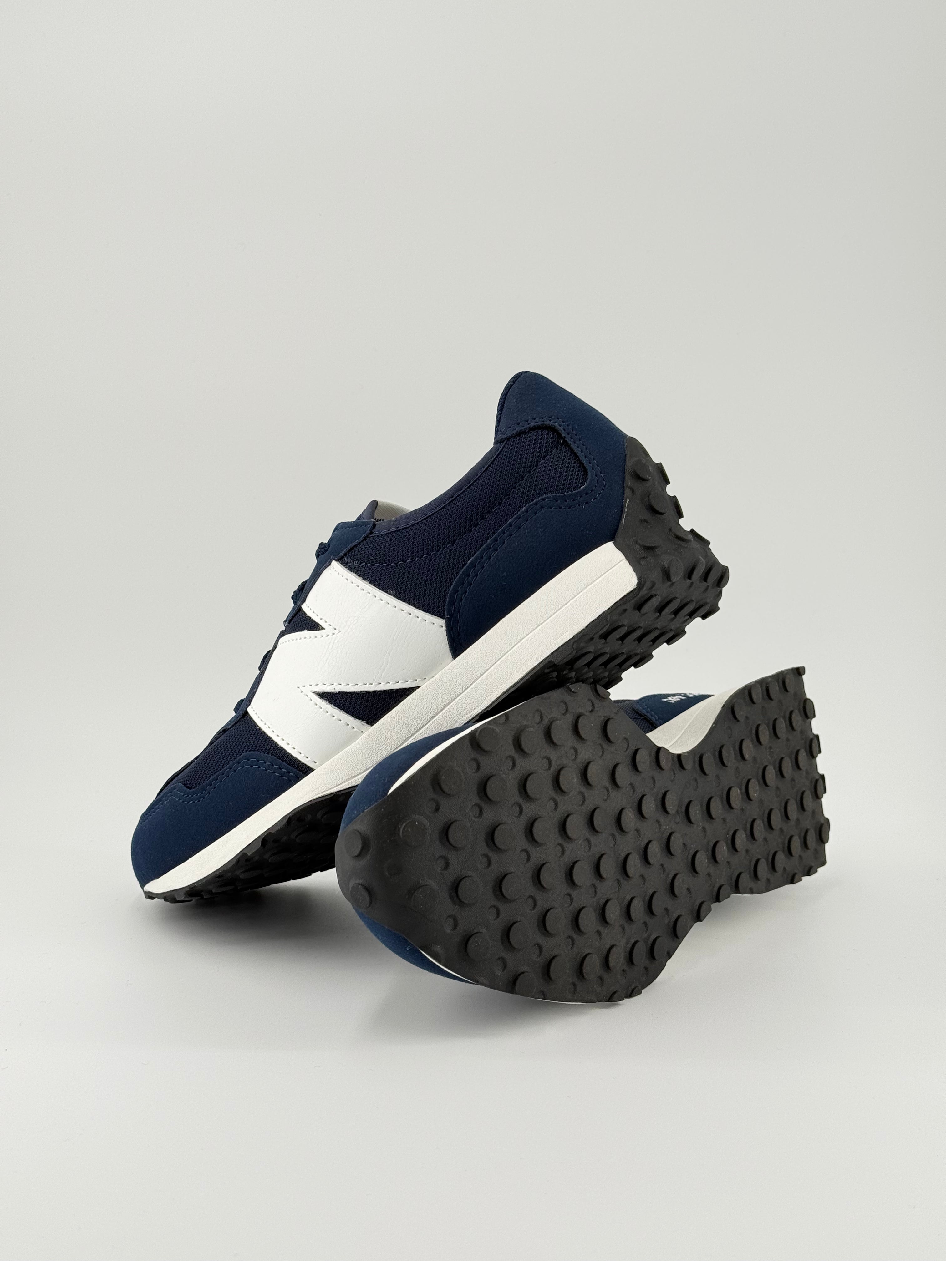 New Balance 327