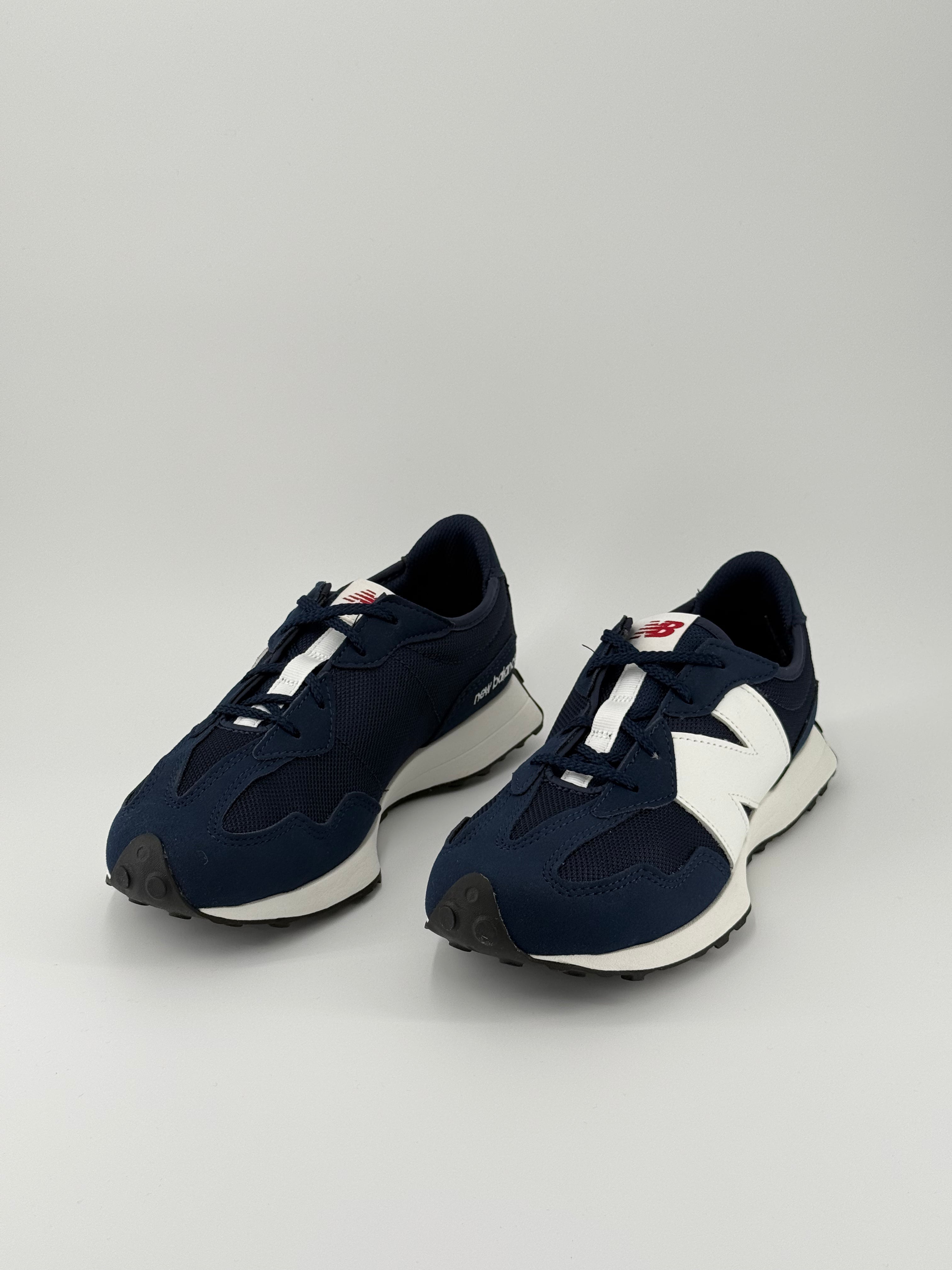 New Balance 327