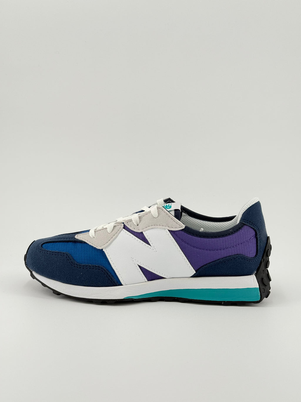 New Balance 327