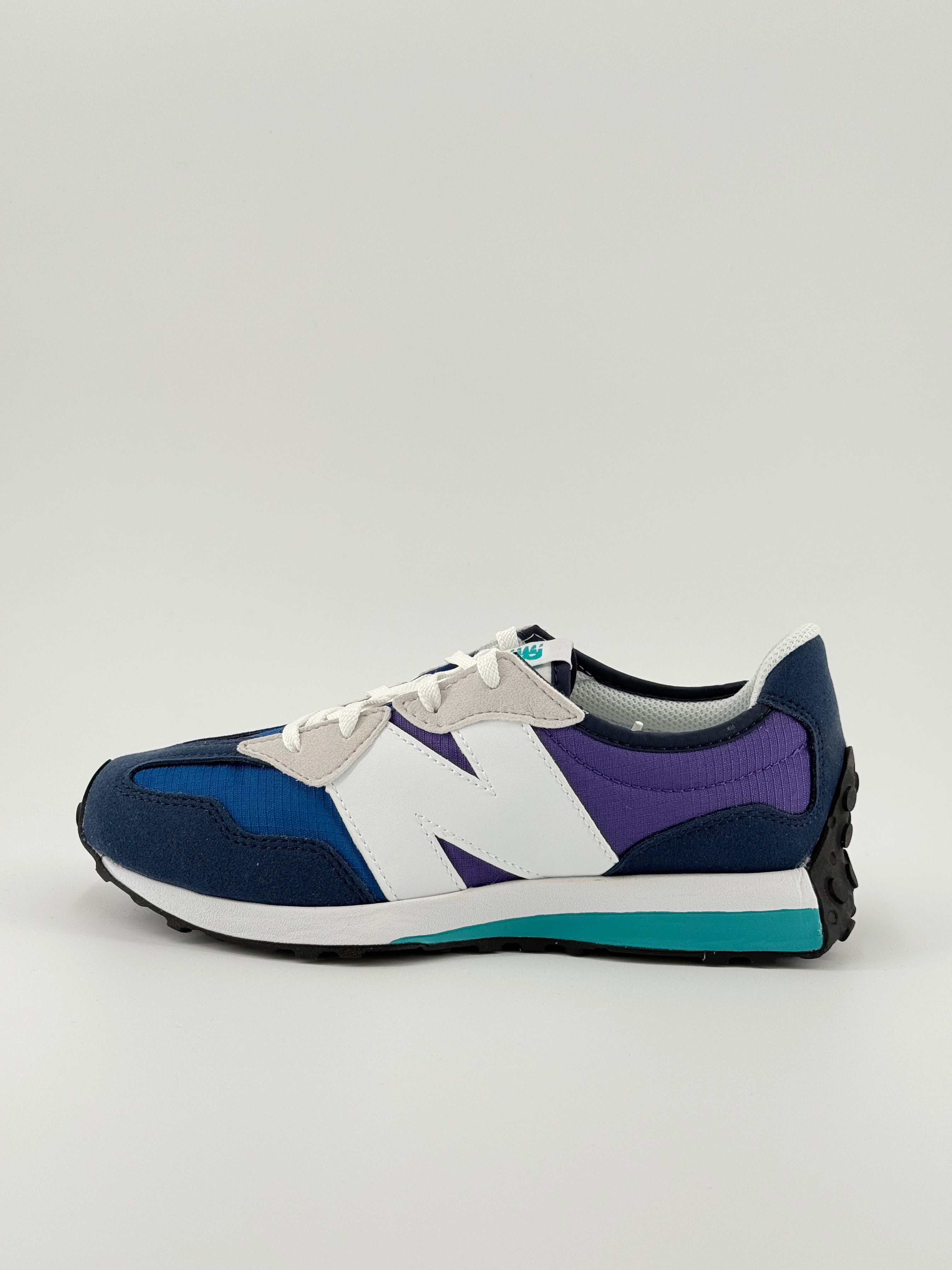New Balance 327