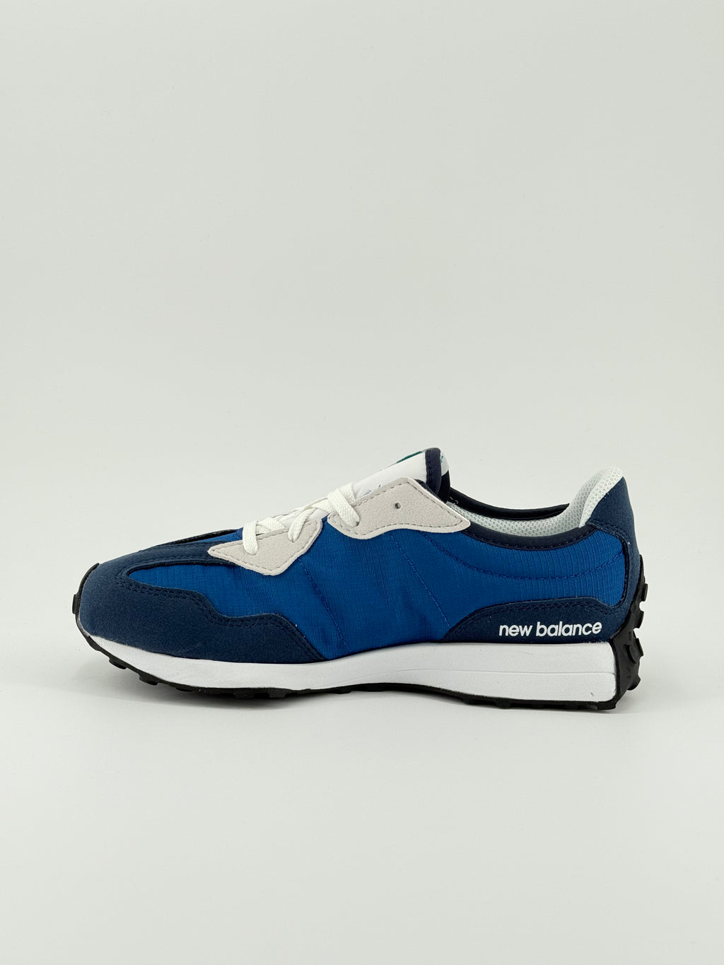 New Balance 327