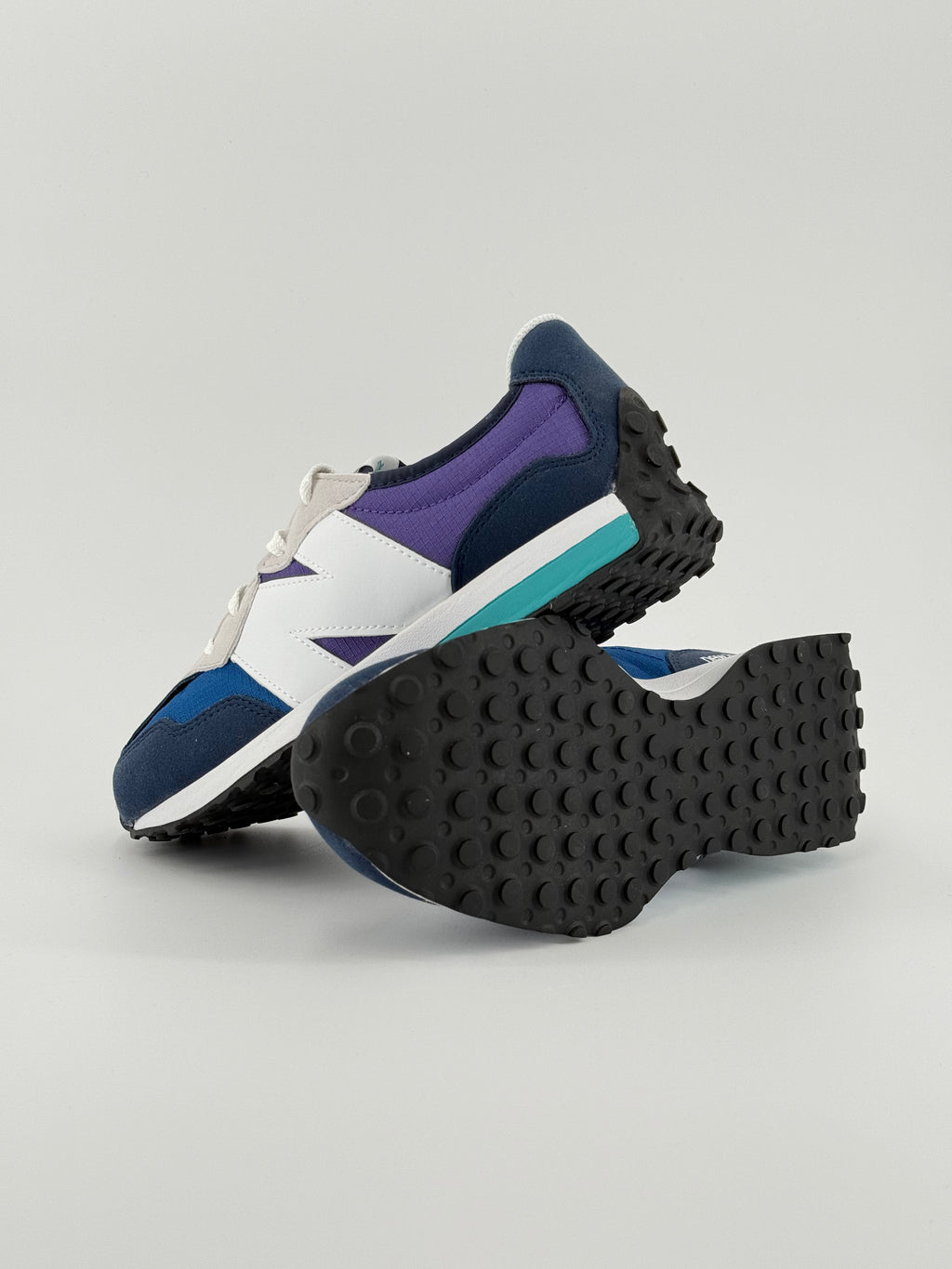 New Balance 327