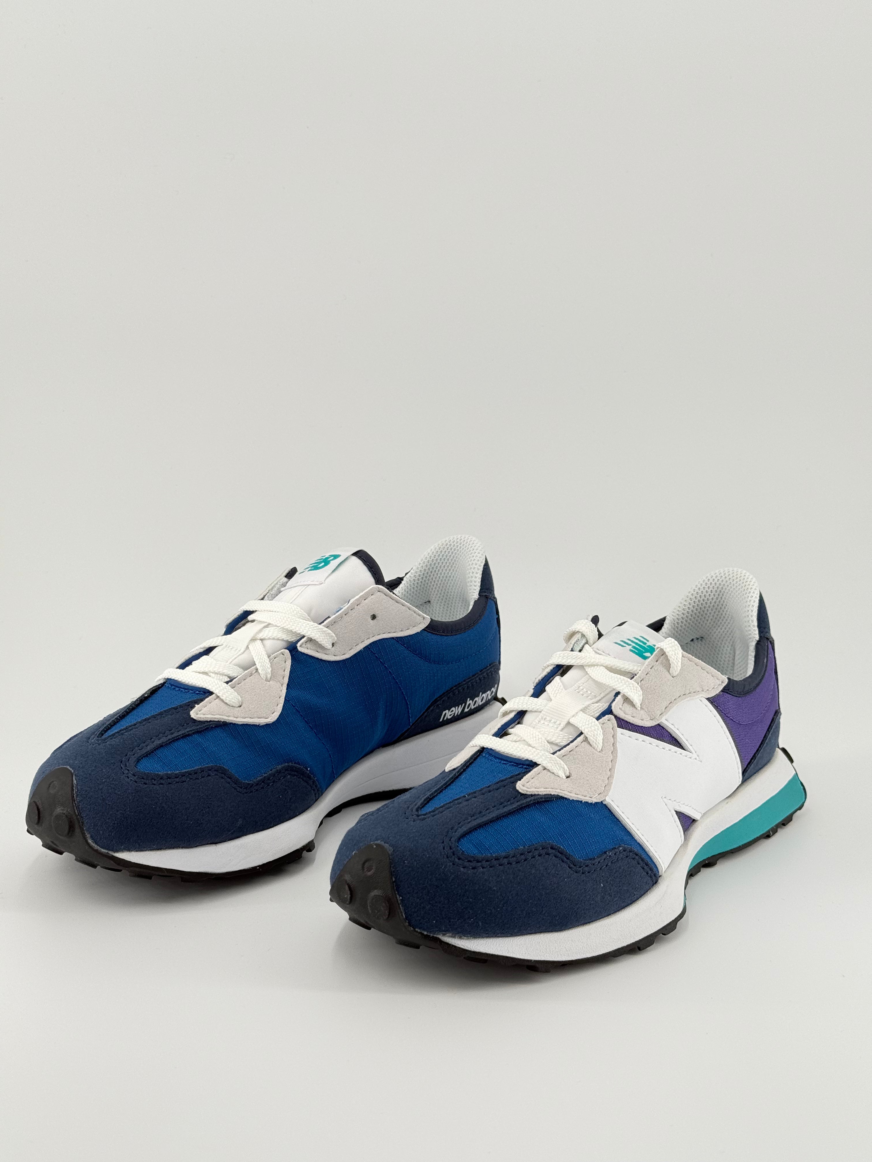 New Balance 327